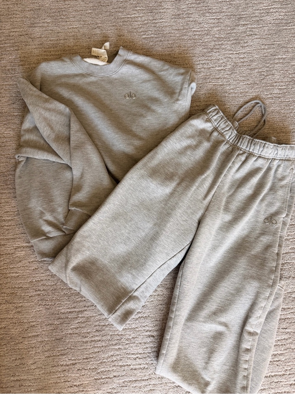 Alo Accolade sweatsuit set in Athletic Heather Grey both in Small